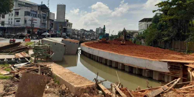 Lokasi proyek peningkatan kapasitas atau normalisasi Sungai Veteran. (foto : shn/seputaran)