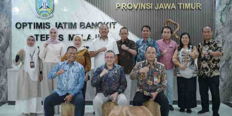 Pansus I DPRD Kalsel saat Kunker  ke Badan Kesbangpol Jatim. (foto : istimewa)