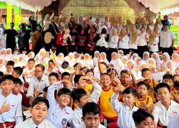 Kelompok Dosen PKM UNBL Belajar Kearifan Lokal di SDN Cindai Alus 1 Martapura