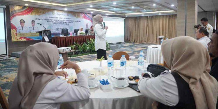 Wakil Walikota Banjarmasin Hj Ananda sambutan saat sosialisasi. (foto : shn/seputaran)