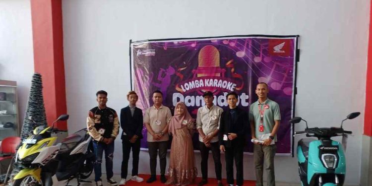 Trio Motor Palangka Raya gelar lomba karaoke dangdut berhadiah jutaan rupuiah. (foto : istimewa)