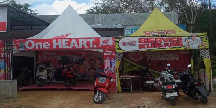 Dalam upaya memberikan kemudahan dan memperluas jangkauan pelayanan purna jual, Dealer Teladan Baru Motor mengadakan program Servis Kunjung Honda. (foto : istimewa)