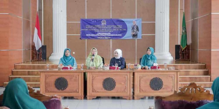 Wakil Ketua DPRD Kalsel Desy Oktavia Sari, menggelar Sosper Nomor 12 Tahun 2022 tentang Toleransi Kehidupan Bermasyarakat. (foto : istimewa)