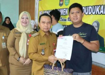 Bupati Nilai Layanan Jemput Bola Stunting Disdukcapil Tapin Efektif