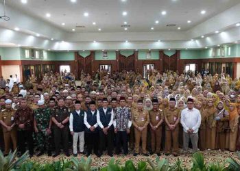 Gubernur Muhidin Dorong ASN Rajin Bersedekah