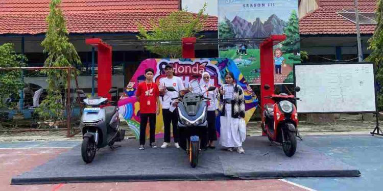 PT Trio Motor membuka perjalanan menuju ajang pencarian bakat pelajar bergengsi di Kalselteng, Honda School Talent 2025, dengan menggelar rangkaian kegiatan bertajuk Road to Honda School Talent 2025 di SMAN 1 Sampit. (foto : istimewa)
