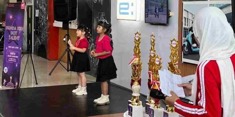 Dealer Trio Motor Perintis sukses menggelar ajang pencarian bakat bertajuk Honda Kids Got Talent. (foto : istimewa)