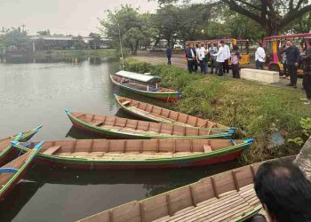 Bank Kalsel Serahkan CSR Pembangunan Spot Pasar Terapung TMII