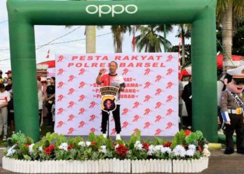 Bupati dan Wabup Barsel Meriahkan Jalan Sehat HUT Bhayangkara ke-79