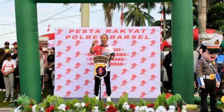 Gelaran Pesta Rakyat Polresta Barsel yang diisi dengan kegiatan jalan sehat dalam rangka HUT Bhayangkara. (foto : istimewa)