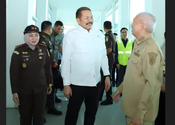 Gubernur Muhidin Sambut Kedatangan Jaksa Agung RI