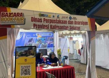Stand Dispersip Kalsel di BAMARA Book Fair Menarik Perhatian Pengunjung