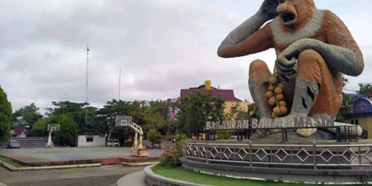 Tugu Bakantan, salah satu destinasi wisata di Banjarmasin. (foto : net)