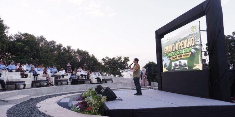 Wagub Kalsel H Hasnuryadi Sulaiman saat membuka dan meresmikan Kalsel Park Mandiangin. (foto : istimewa)