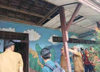 Atap dan Plafon SDN Sungai Jingah 4 Bolong-bolong