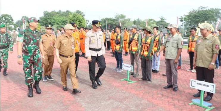 Wabup Tapin H Juanda saat ikuti apel kesiagsiagaan Karhutla. (foto : istimewa)