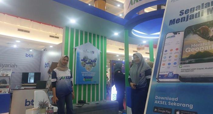 Stand Bank Kalsel Syariah di REI Expo Kalsel 2025. (foto : istimewa)