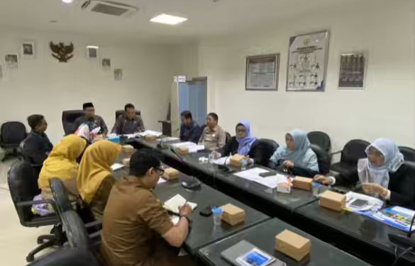 PANSUS: Pansus DPRD Banjarmasin menggelar pembahasan Rancangan Peraturan Daerah
Tentang Pembentukan dan Susunan Perangkat Daerah Kota Banjarmasin bersama SKPD terkait.