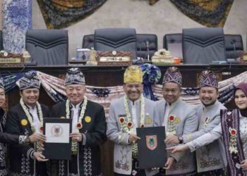 Paripurna Peringatan Harjad, DPRD dan Pemprov Kalsel Sepakati KUA/PPAS 2026