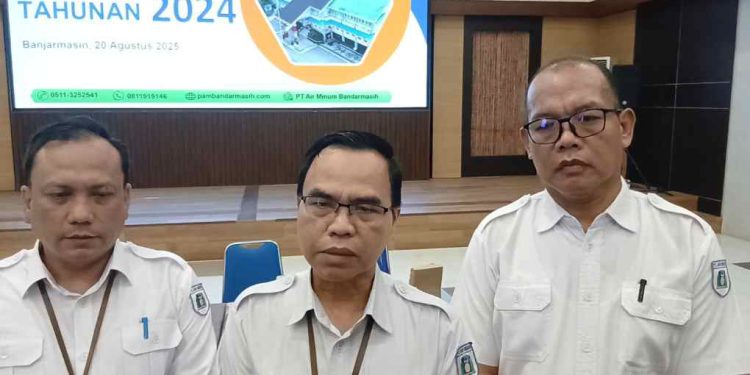 Pihak PAM Bandarmasih saat diwawancarai. (foto : shn/seputaran)