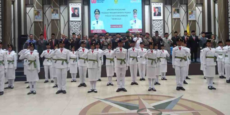 Para anggota Paskibraka Banjarmasin yang dikukuhkan. (foto : shn/seputaran)