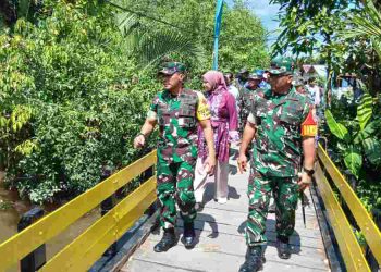 Wakil Walikota Dampingi Tim Wasev Mabes TNI Tinjau Pengerjaan TMMD ke-125 di Kuin Kacil