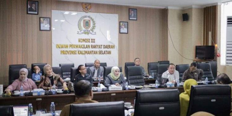 Komisi III DPRD Kalsel mengundang mitra kerjanya untuk membahas program kerja 2026. (foto : istimewa)