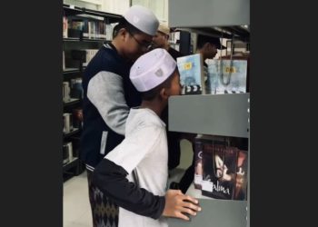 Santri Ponpes Darali Al Banjary Jelajahi Literasi di Perpus Palnam