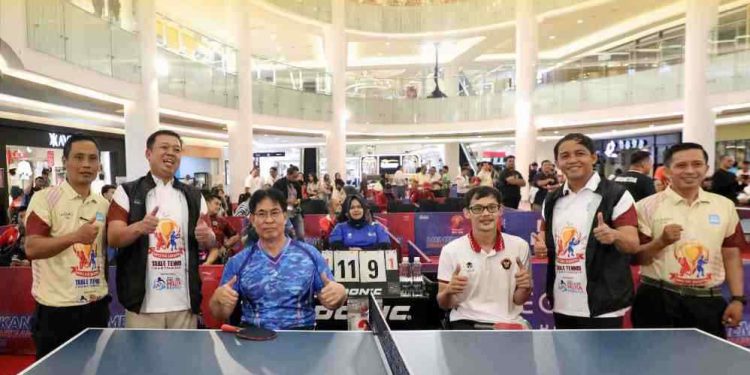 Menteri Nusron membuka Table Tennis Championship. (foto : Humas ATR/BPN)