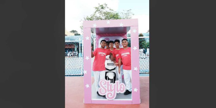 PT Trio Motor selaku Main Dealer Honda di Kalselteng hadirkan Special Display Honda Stylo di SMAN 2 Banjarmasin (foto : istimewa)