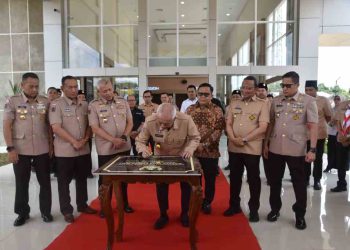 Gubernur Muhidin Resmikan KCM Bioskop Pertama di Tabalong