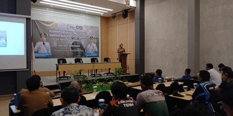 Wakil Walikota Banjarmasin Hj Ananda memberikan arahan saat sosialisasi update data E-Damkar. (foto : shn/seputaran)