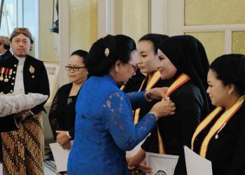 dr Ayu Widyaningrum Raih Gelar Kehormatan dari Keraton Kasunanan Surakarta Hadiningrat