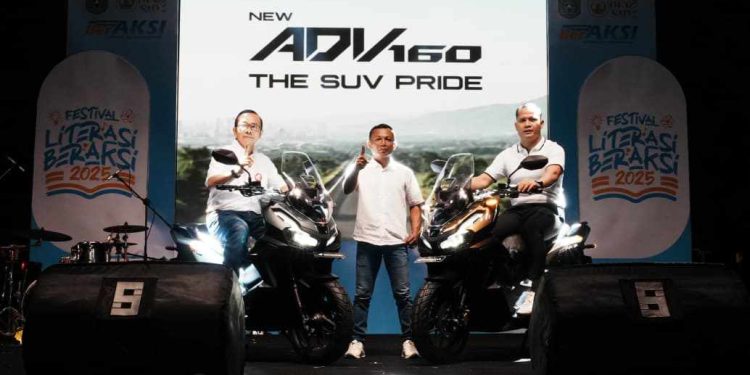 PT Trio Motor selaku Main Dealer Honda wilayah Kalselteng hadirkan inovasi bagi pecinta skutik premium melalui kegiatan RPL New Honda ADV160 “The SUV Pride”, di Halaman Bandara Internasional Bersujud Tanah Bumbu, Batulicin. (foto : istimewa)