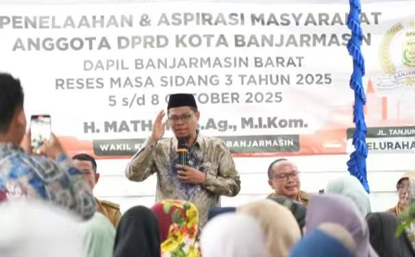 RESES: Wakil Ketua DPRD Banjarmasin Mathari menggelar kegiatan Penelaahan dan Aspirasi Masyarakat Dapil Banjarmasin Barat di Jalan Tanjung Harapan RT 14 Kelurahan Teluk Tiram, Banjarmasin Barat.