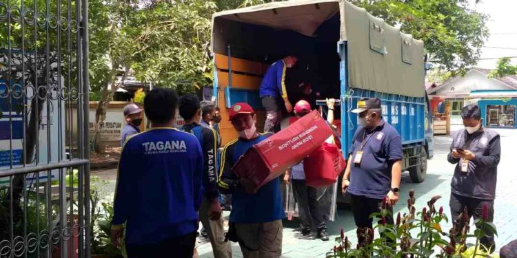 Bantuan bencana Dinas Sosial Kalsel yang disiapkan untuk korban. (foto : istimewa)