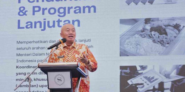 Gubernur Kalsel H Muhidin membuka HLM TPID Kalsel 2025. (foto : Adpim Kalsel)