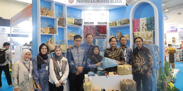 Wagub Kalsel kunjungi stand Kalsel TEI di BSD City Tanggerang. (foto : Adpim Kalsel)