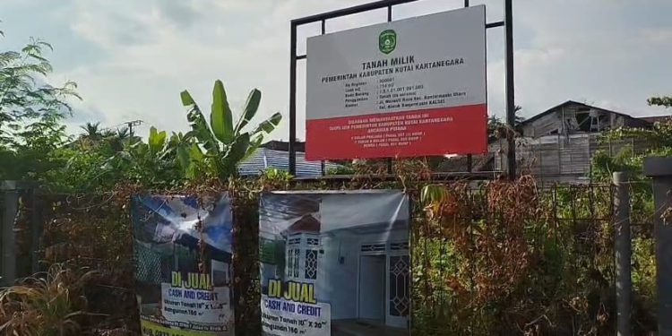 Lahan kosong milik Pemkab Kukar yang berada di kawasan Rumas Kemasan yang akan dijadikan area parkir. (foto : shn/seputaran)