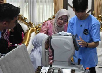 125 Pelajar Kurang Mampu Dapatkan Kacamata Minus Gratis