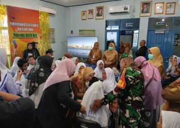 Keluhkan Sakit Perut, Pusing dan Diare, Puluhan Murid SMP Negeri 33 Banjarmasin Dibawa ke Puskesmas 