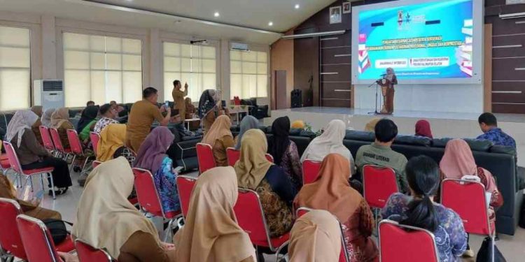 Dispersip Kalsel dengan Pusat Pembinaan Pustakawan Perpustakaan Nasional RI menggelar kegiatan Penguatan Kesiapan Calon Peserta Sertifikasi Pustakawan. (foto : istimewa)
