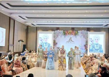 Beragam Busana Bermotif Sasirangan Rancangan Ayu Dyah Andari Dipamerkan di Archipelago Banjarmasin