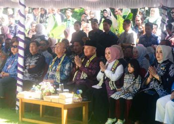 Gubernur H Muhidin Kukuhkan Ayah dan Bunda FAD Kabupaten/Kota se-Kalsel