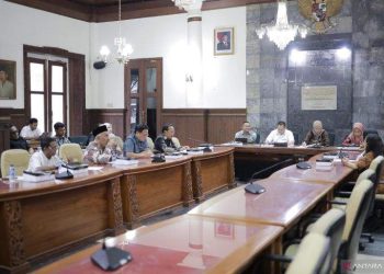 BP Perda Studi Komparasi Raperda Penambahan Penyertaan Modal Bank Kalsel ke DIY