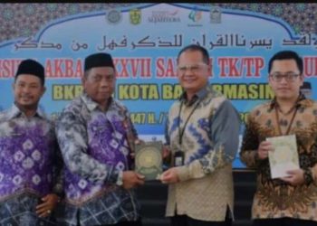 Bank Kalsel Sumbang 814 Al Quran di Wisuda Akbar BKPRMI Banjarmasin