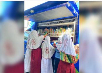 Hadirkan Pusling, Dispersip Kalsel Dorong Minat Baca di SDN Pekapuran 5