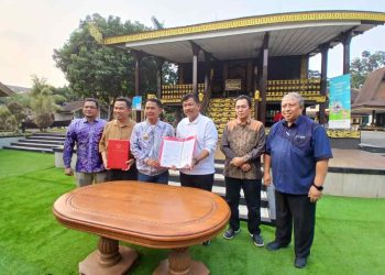 Pemko Banjarmasin dan Pemkab Kutai Kartanegara Sepakati Pinjam Pakai Lahan Parkir Rumah Kemasan