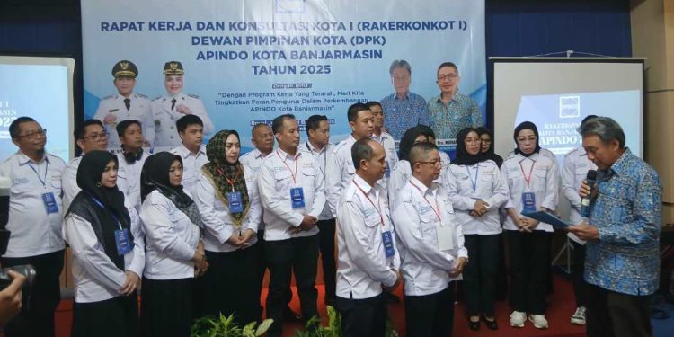 Rakerkonkot APINDO Banjarmasin 2025 sekaligus
pelantikan dan pengukuhan pengurus DPK APINDO Banjarmasin. (foto : shn/seputaran)
