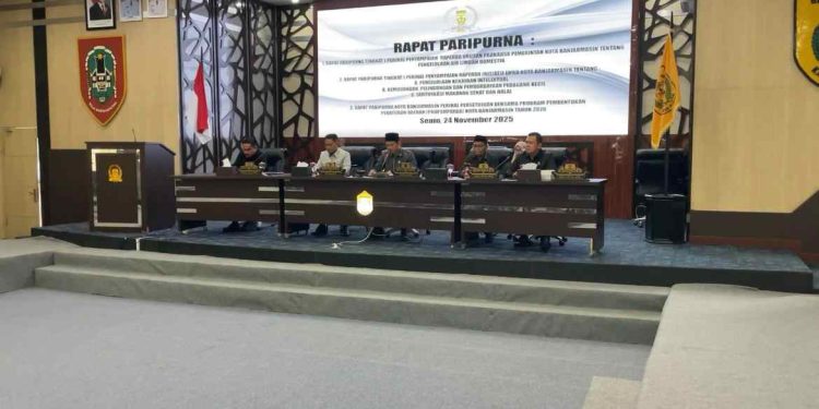 Rapat Paripurna DPRD Banjarmasin. (foto : sna/seputaran)